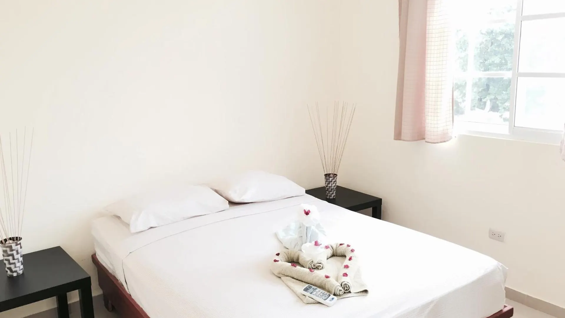 Costambar Beachfront Stay With Pool 普拉塔港 公寓